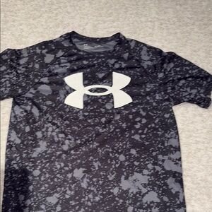 Under Armour Black and White Patterned Tee